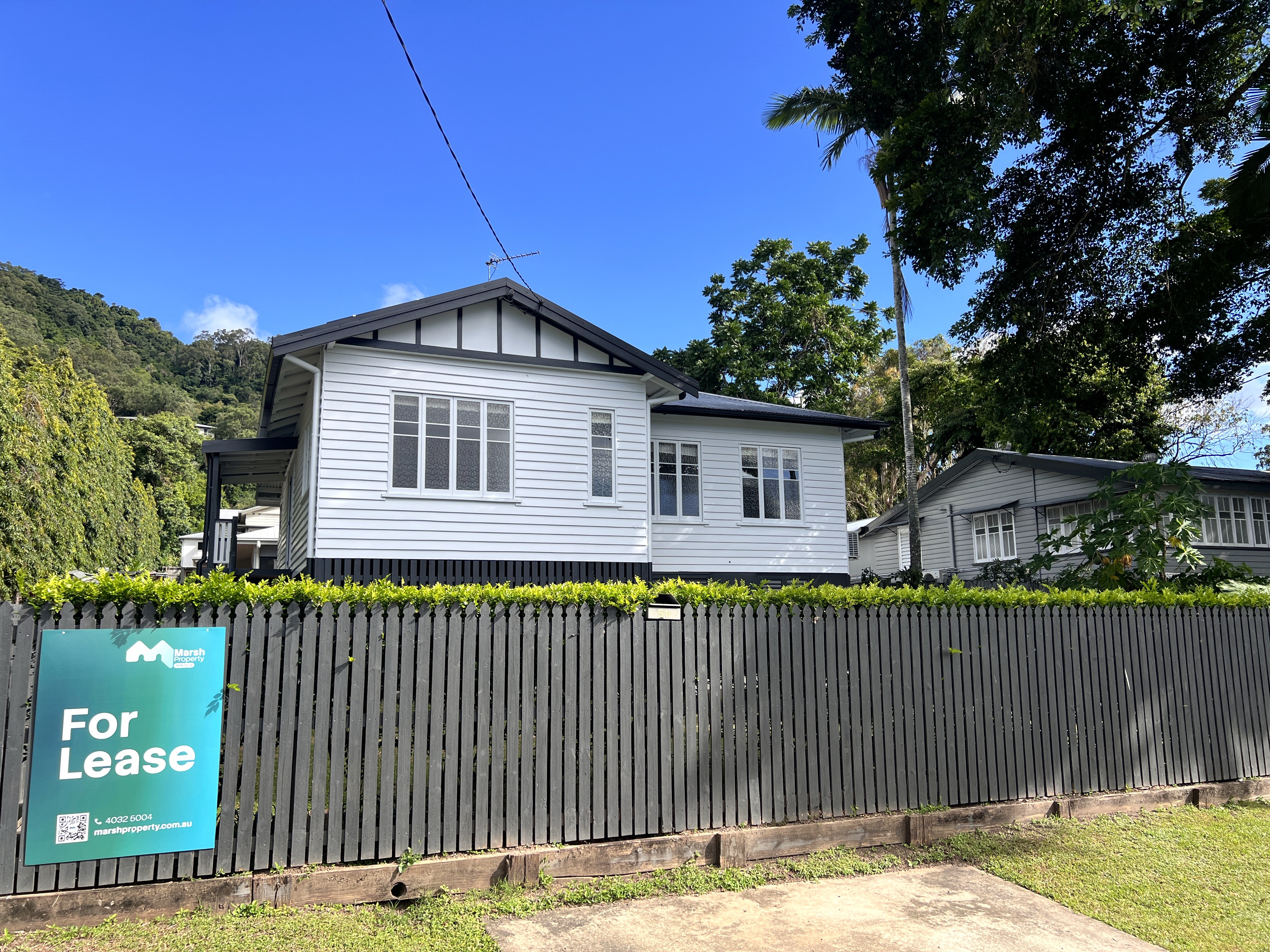 Charming Queenslander In Sought-after Stratford