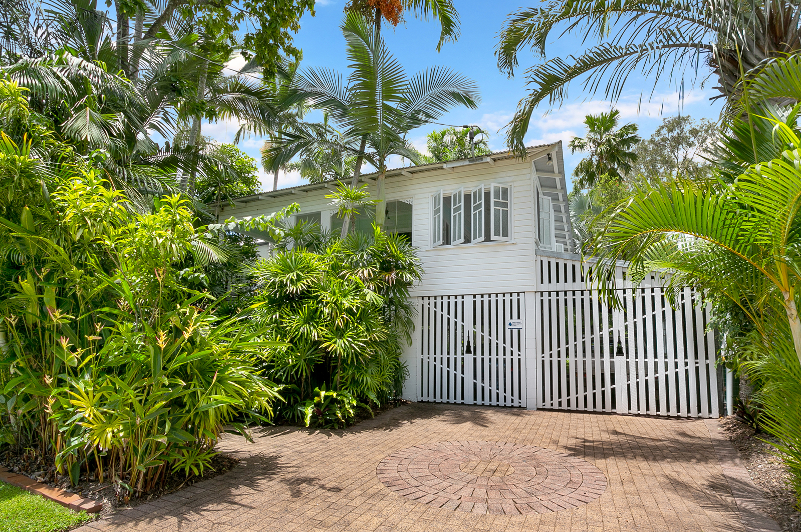 Classic Queenslander + Self-contained Granny Flat